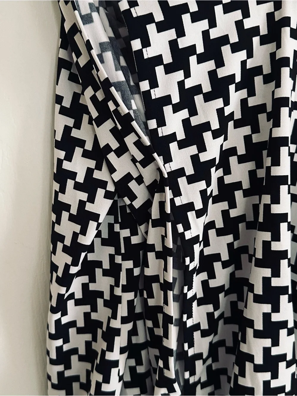 Michael Kors Top Blouse Black White Long Slit Sleeves Geometric Print Size XL